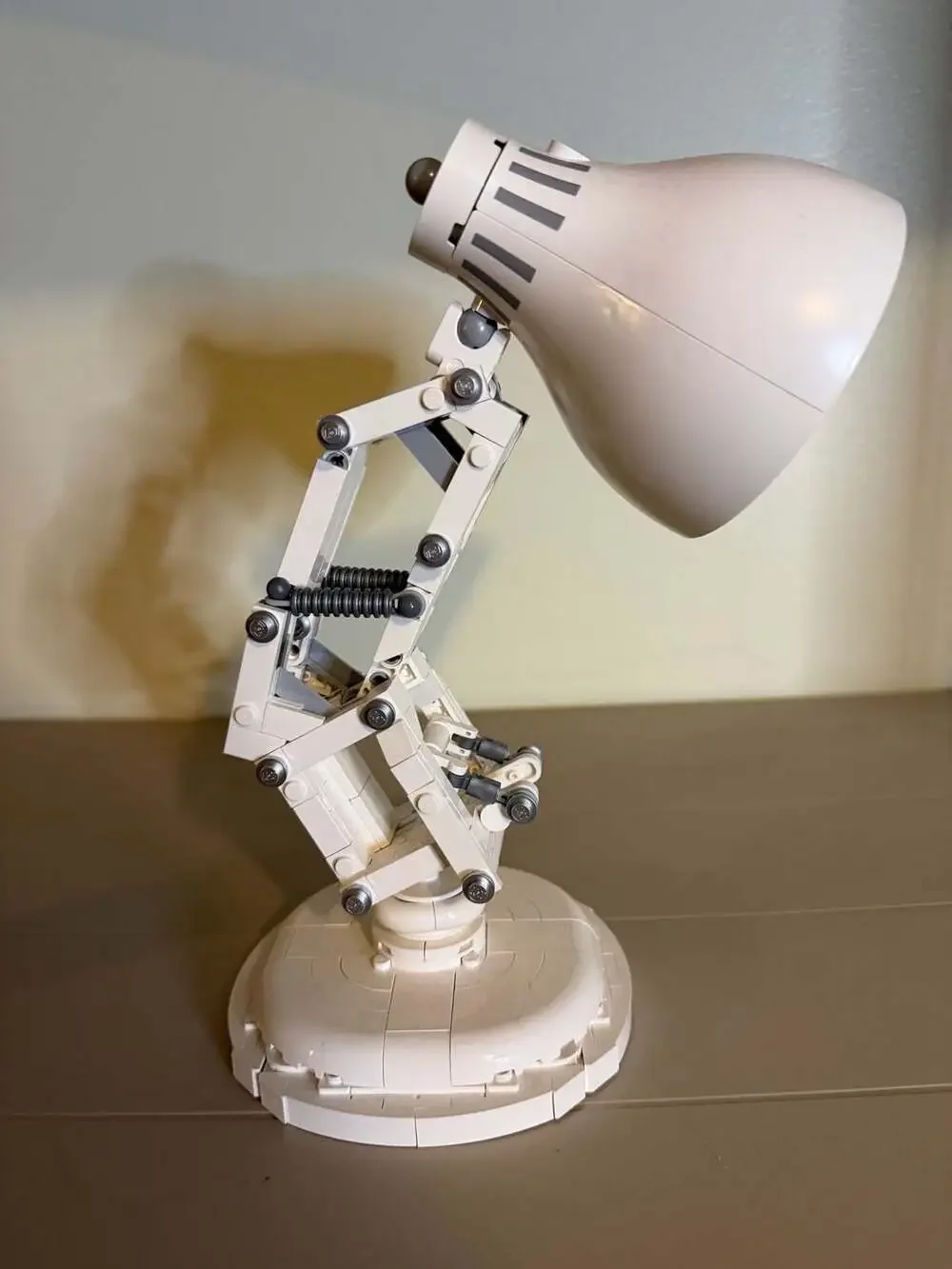 Disney Pixar Luxo Jr. 21357